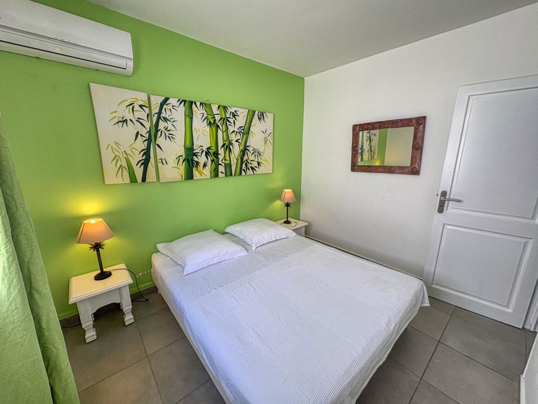 31.Location villa piscine Sainte Anne Guadeloupe_Chambre